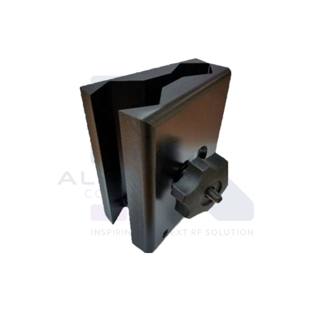 Antenna installation solution for mounting a COJOT dipole radiator