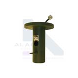 Antenna mast mount for vehicle dipole antennas